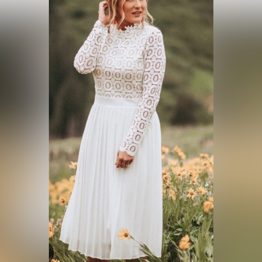 Ivy City Co Arabella Lace Dress